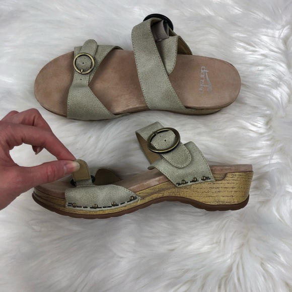 Cream/tan Dansko sandals - Picture 6 of 6